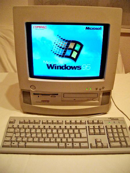 Compaq Presario CDTV 582.JPG